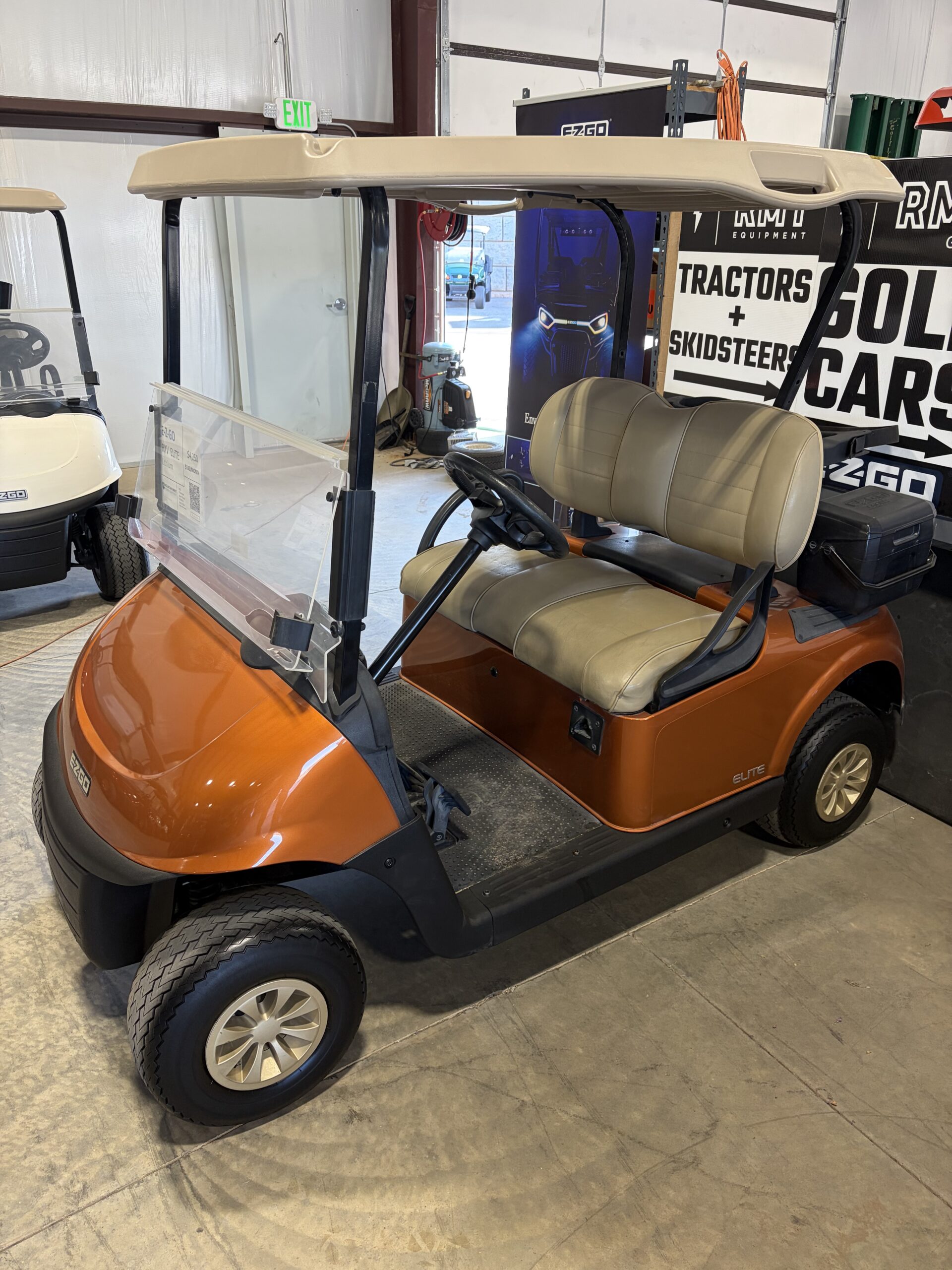 2021 EZGO RXV