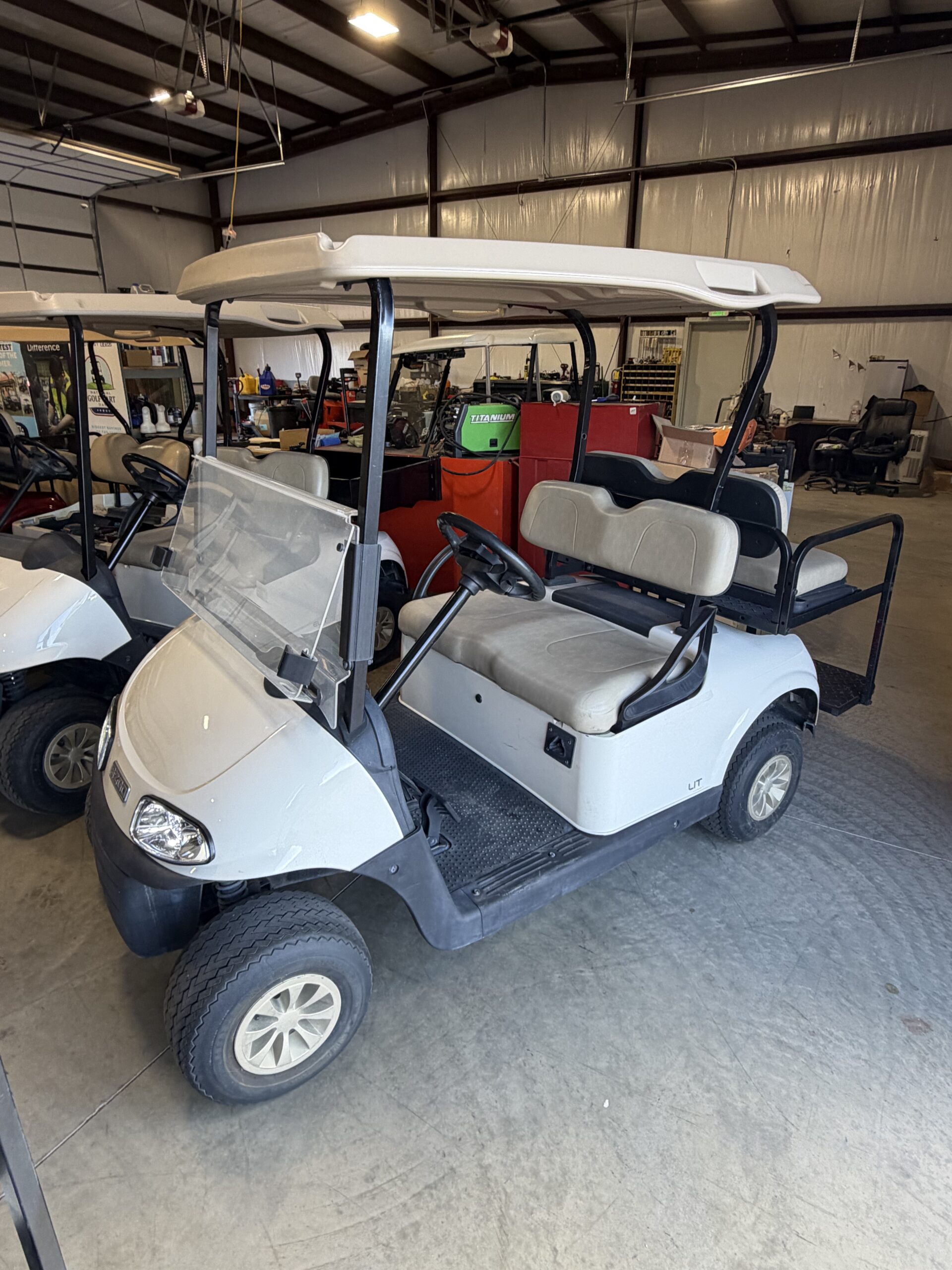 2022 EZGO RXV