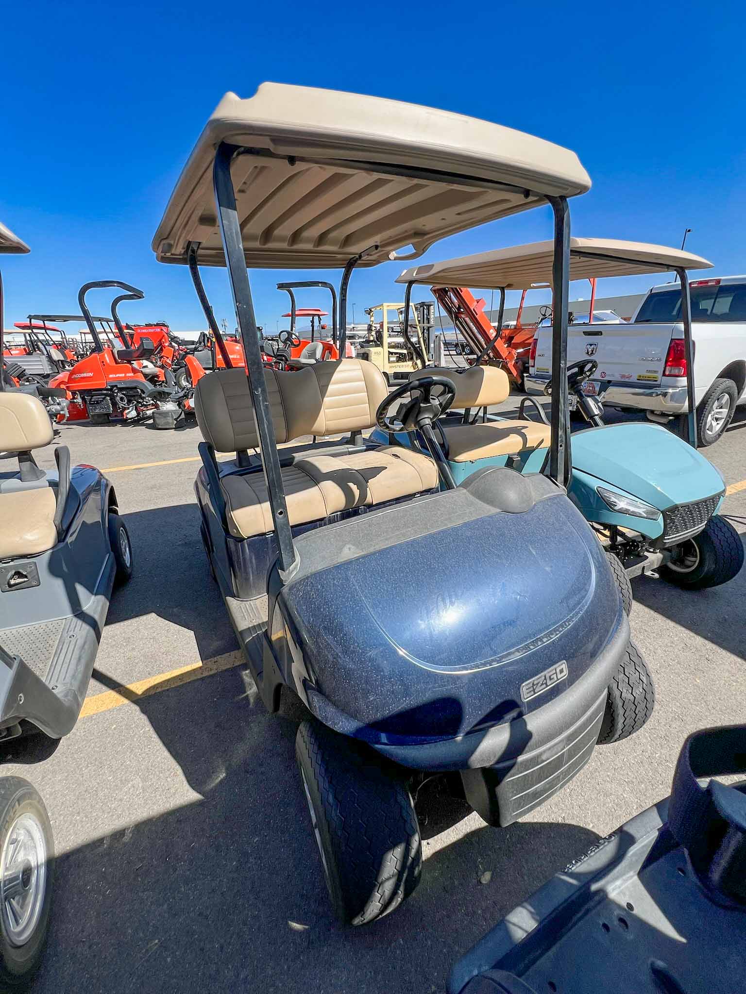 USED E-Z-GO RXV GAS 2-PASSENGER GOLF CAR