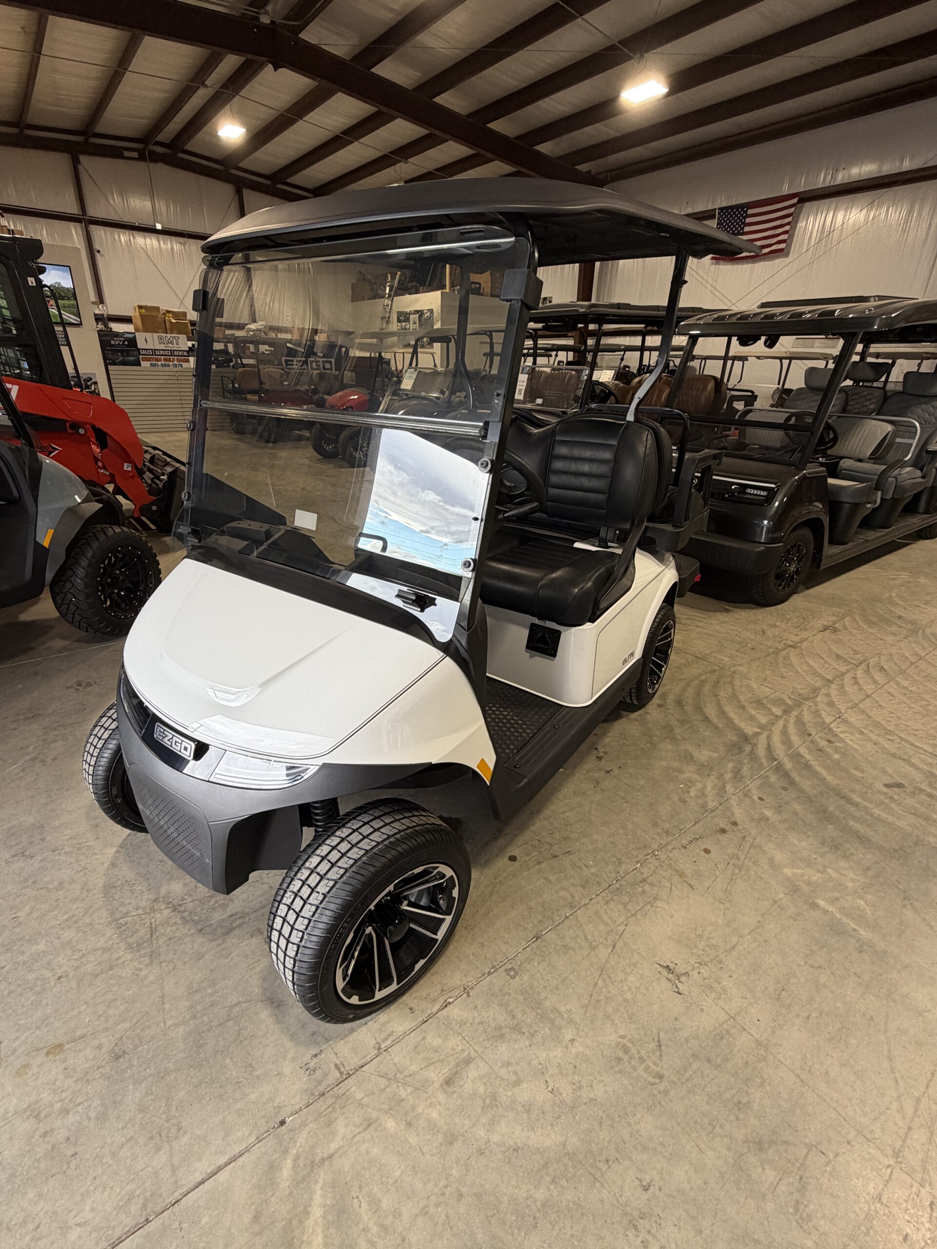 New 2024 EZGO RXV4 Elite Lithium Golf Cart