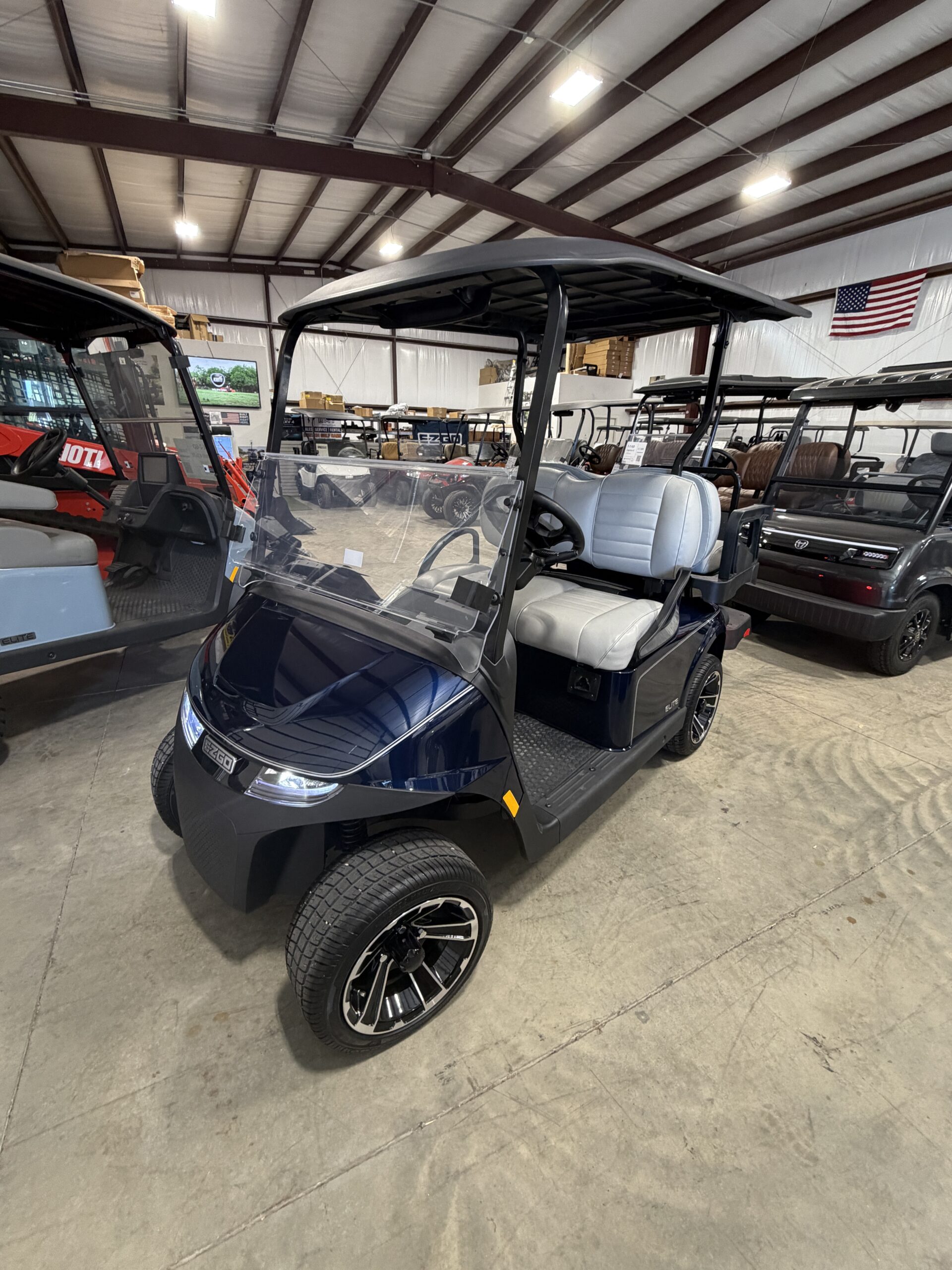 New 2024 EZGO RXV4 Elite Lithium Golf Cart